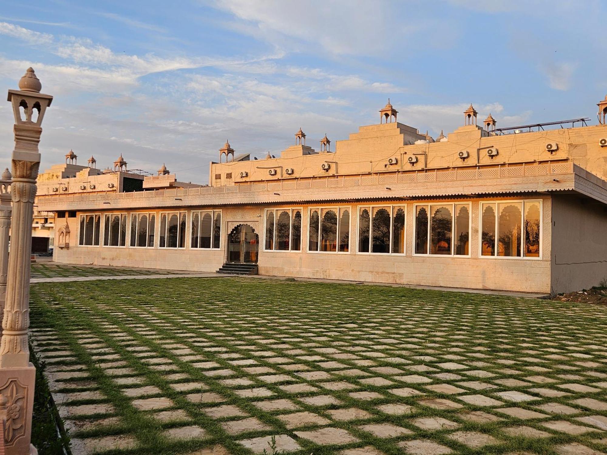 The Mewar Palace And Resort Shivpuri  Ngoại thất bức ảnh